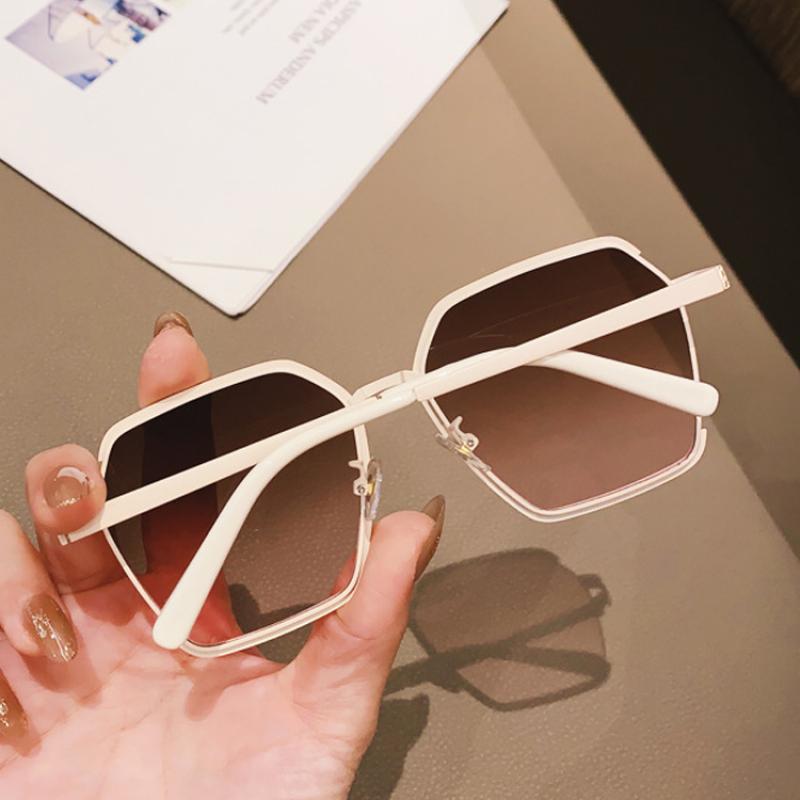 Lunettes de Soleil Oversize Siena - Élégance Intemporelle
