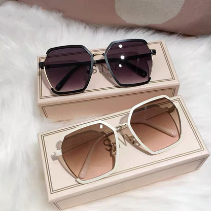 Lunettes de Soleil Oversize Siena - Élégance Intemporelle